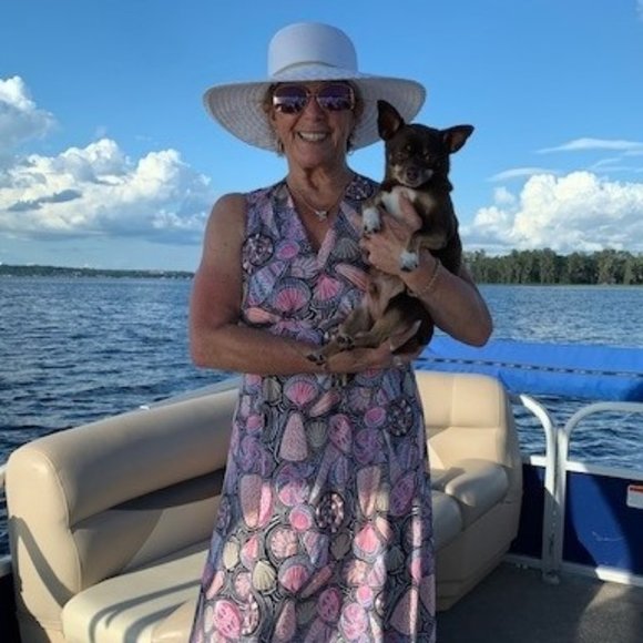 Meet your Posher, Debbie - Picture 2 of 2